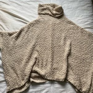 flowy turtleneck cape shirt L
